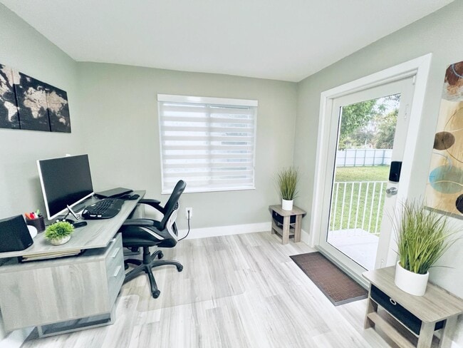 Building Photo - 210 NW 126th St