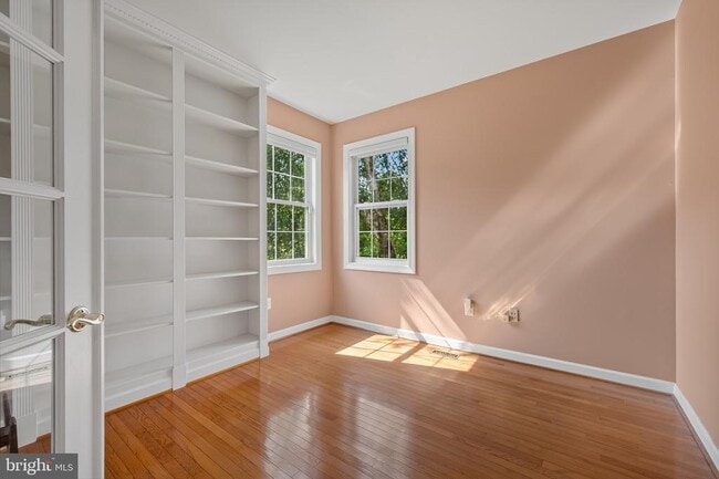 Building Photo - 306 Nova Ct