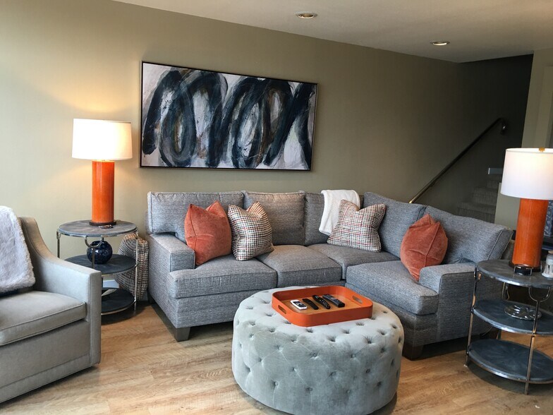 Building Photo - 7720 S Macadam Ave