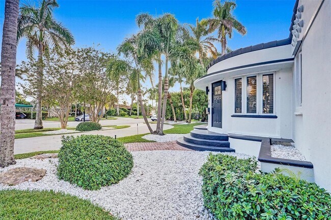 Building Photo - 725 Harrison St