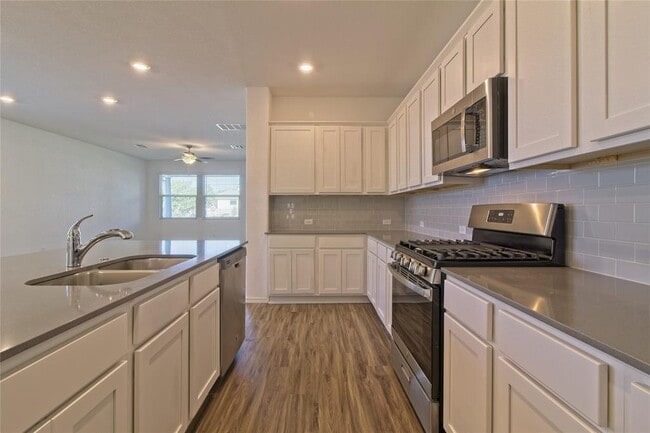 Building Photo - 834 Affazia Ln