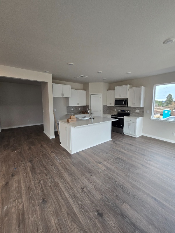 Building Photo - 9314 SE Snowberry Ct