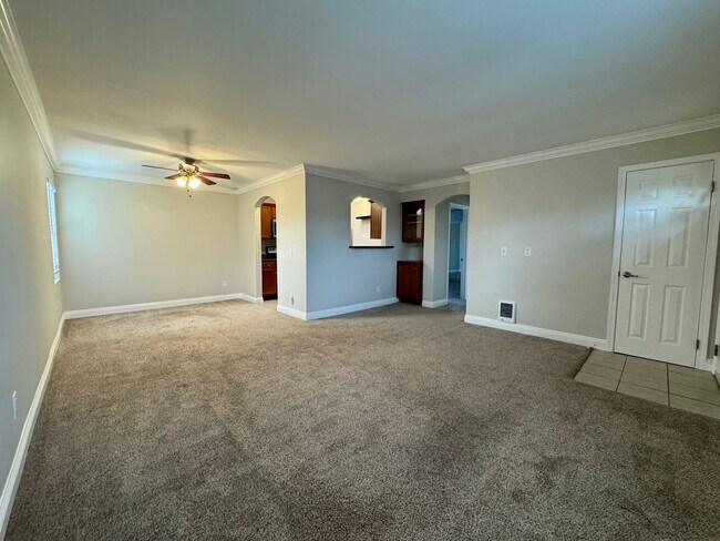 Building Photo - 2BD/2BA IN NORMAL HEIGHTS! ENJOY RESTAURAN...