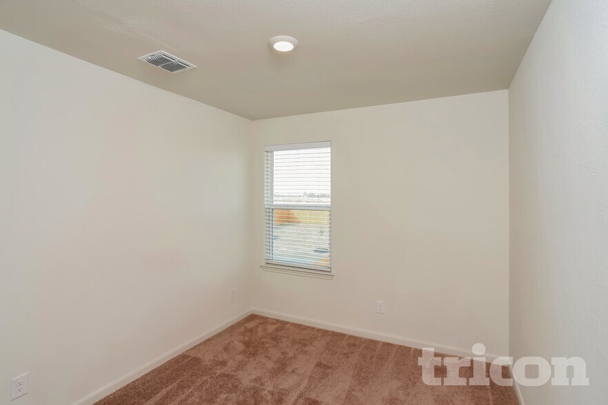 Building Photo - 11031 Chatham Ct