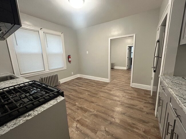 Building Photo - 100-102 Grand Ave