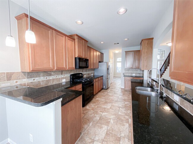 Building Photo - 6227 Carnaby Ln
