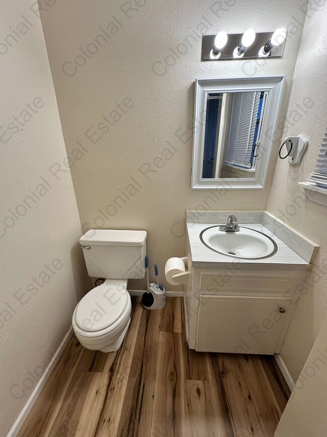 Building Photo - Cozy 3 bedroom 1.5 bathroom home.