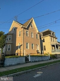 Building Photo - 47 Hopkins St