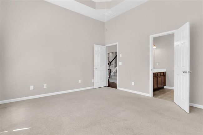 Building Photo - 3610 Crowchild Dr