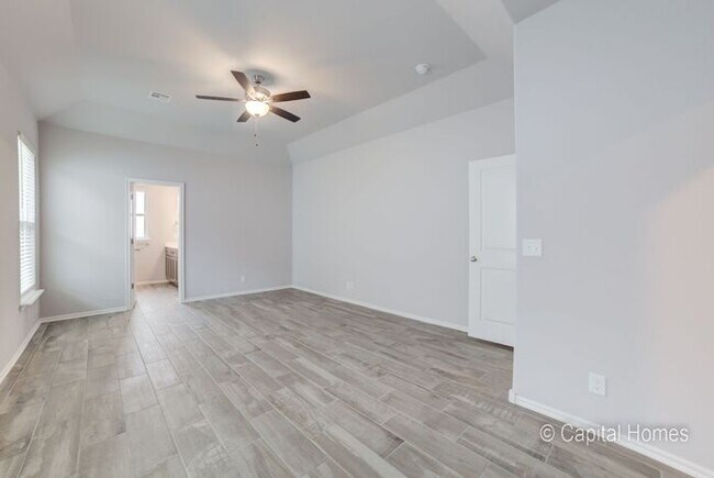 Building Photo - Move In Special! Relax In The Comfort of a...