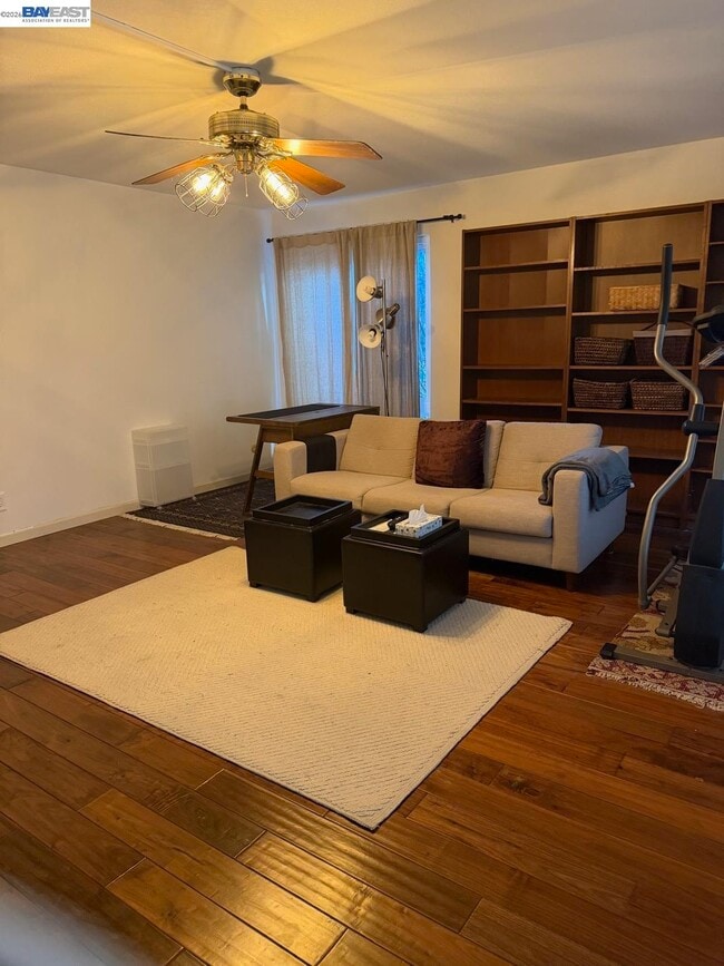 Building Photo - 320 N Civic Dr