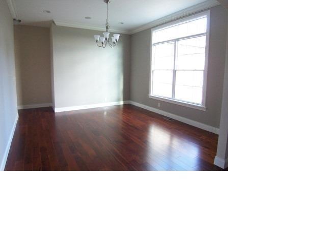 Building Photo - 308 Zinnia St
