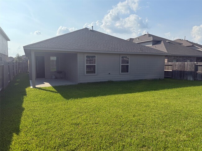 Building Photo - 15310 Dinnet Berm Dr