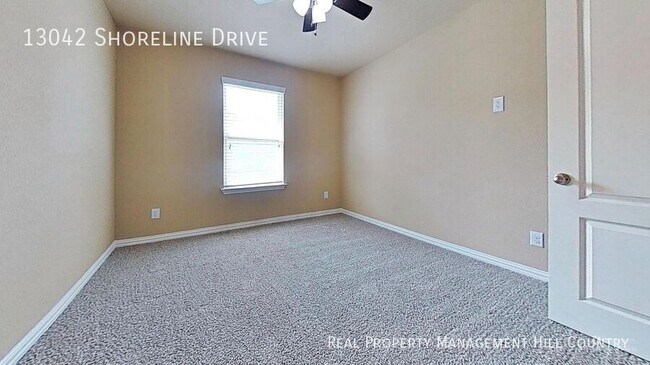 Building Photo - 13042 Shoreline Dr