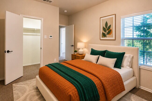 Building Photo - "Charming 3-Bed, 2-Bath Townhouse Retreat in Mesquite – Spacious 1586 Sq Ft on Woodshire Avenue!"...