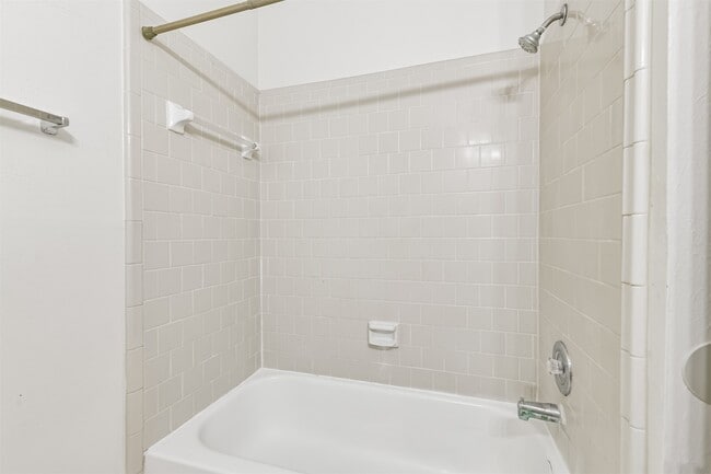 Building Photo - 13626 Cedar Point Dr