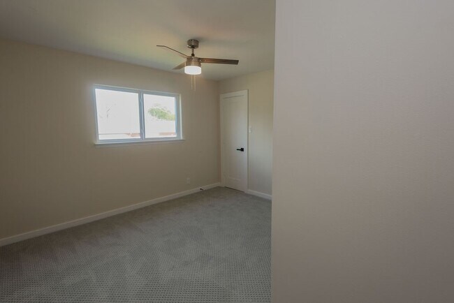 Building Photo - 708 Staitti St