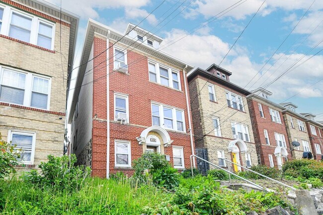 Building Photo - 610 Columbia Ave