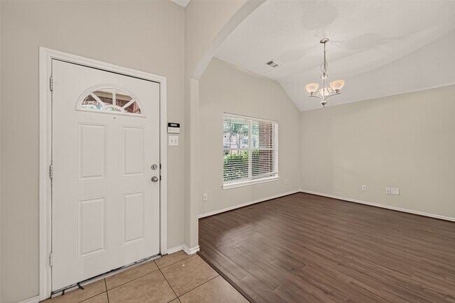 Building Photo - 5006 Juniper Walk Ln