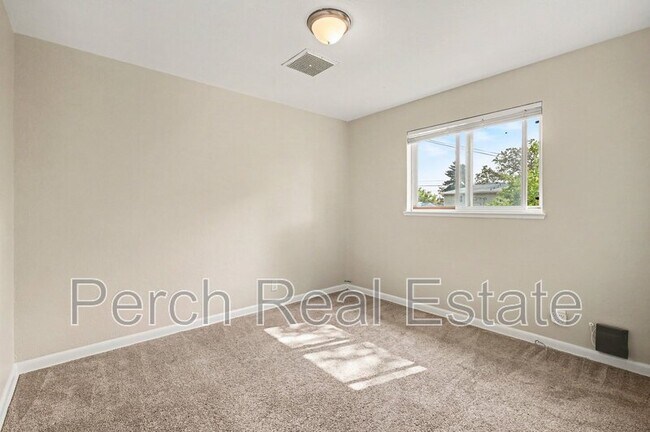 Building Photo - 954 Winona Ct