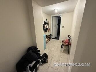 Building Photo - 62 Boylston St