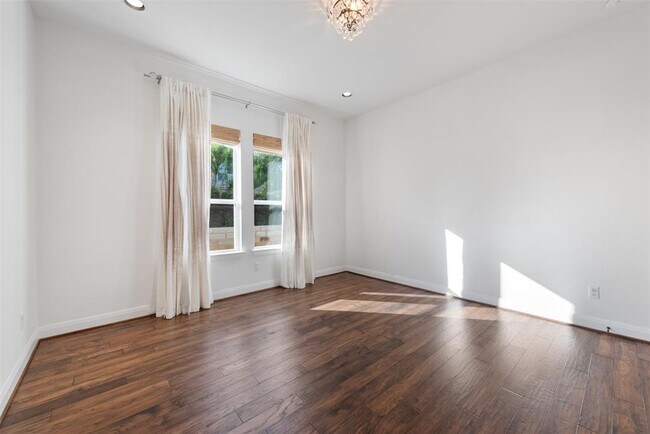Building Photo - 716 Crestone Stream Dr