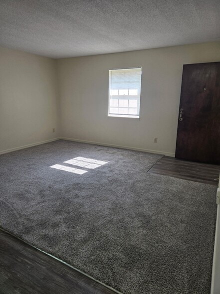 Building Photo - Mayfair Apartments