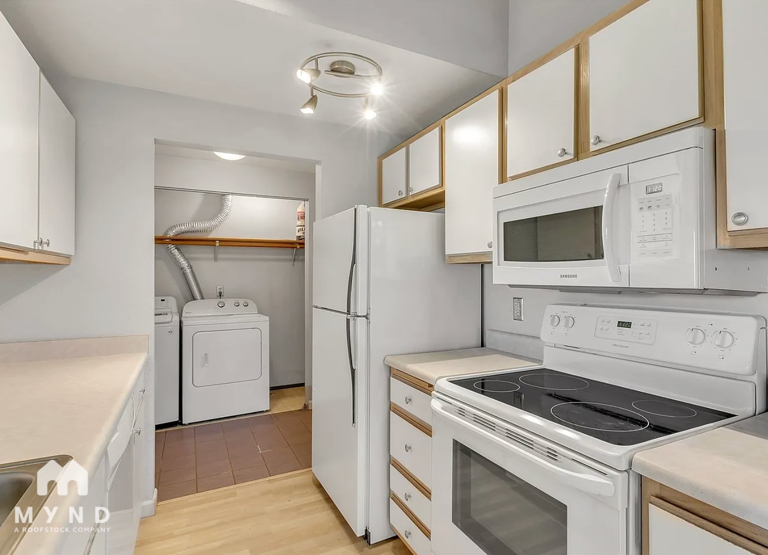 Building Photo - 17624 1st Ave S