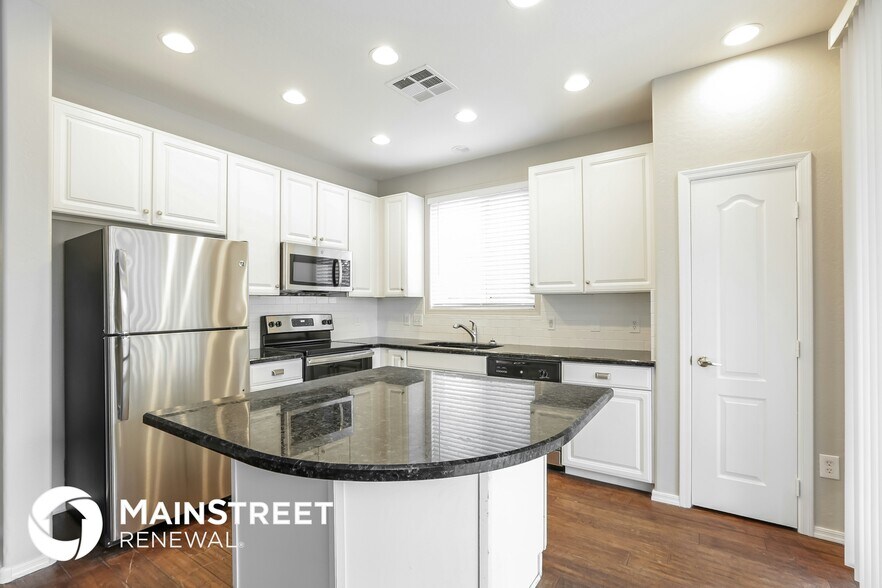 Building Photo - 17145 W Statler St