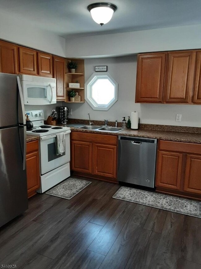 Building Photo - 309 Mountain Lake Rd