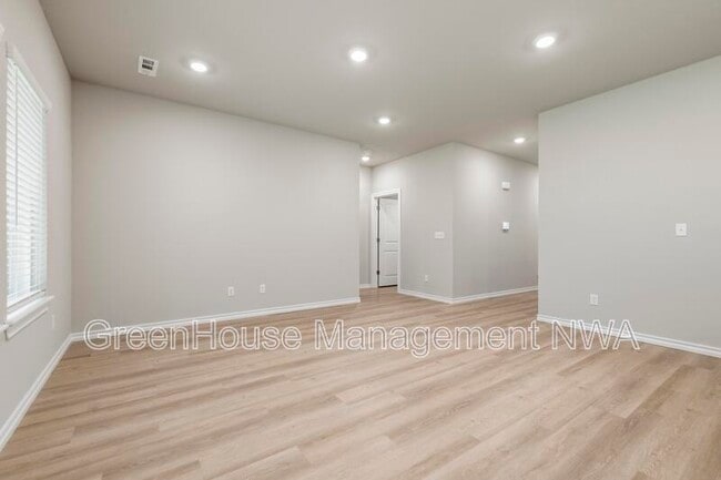 Building Photo - 2401 N Heritage Ranch Dr