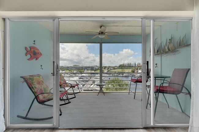 Building Photo - 29 Yacht Club Dr