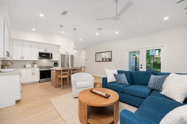 Building Photo - 1559 Rancho Serena