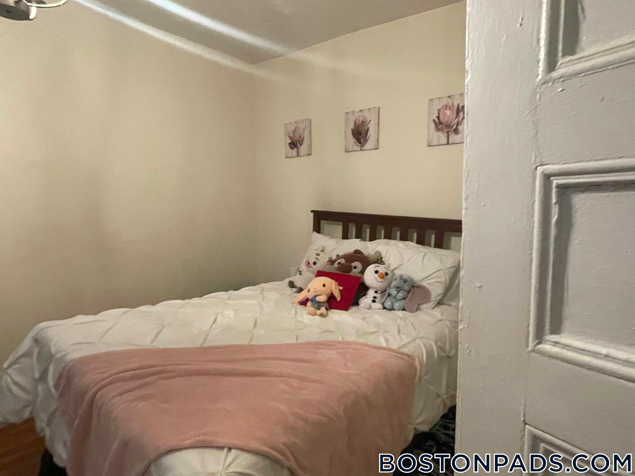 Building Photo - 72 Revere St