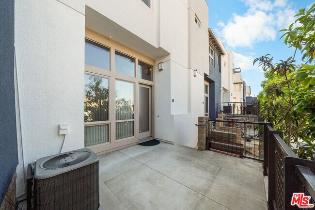 Building Photo - 5509 W 149th Pl