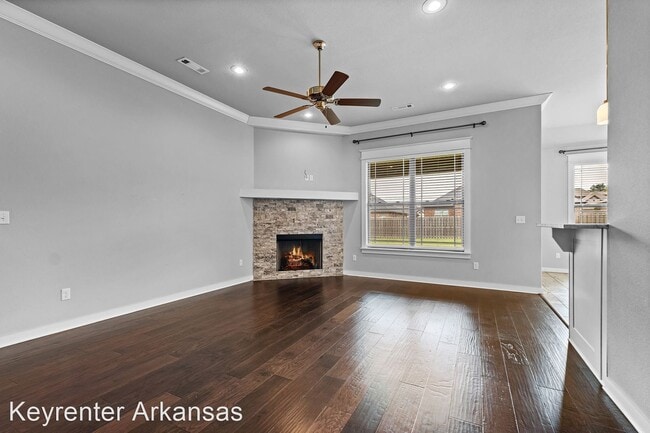 Building Photo - 4 br, 2 bath House - 206 Monroe St