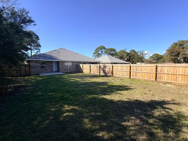 Building Photo - 2168 Paloma St