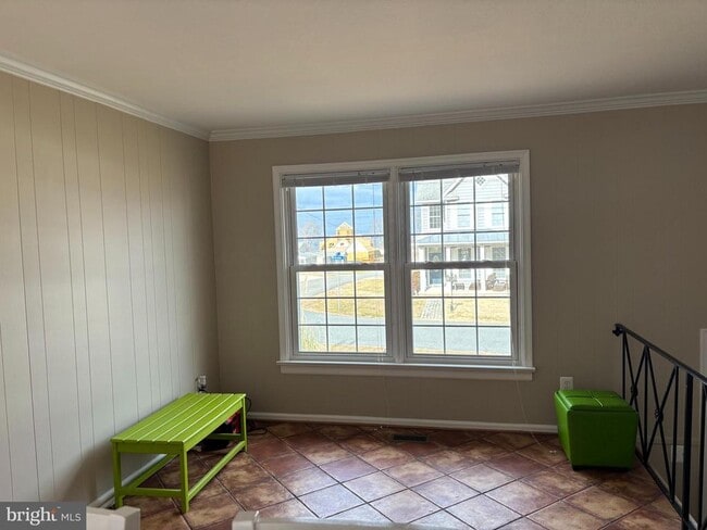 Building Photo - 6194 Riverview Dr