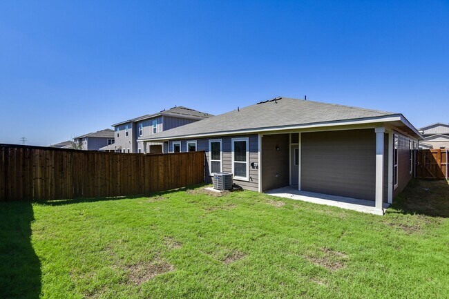 Building Photo - 736 Wheatfield Dr