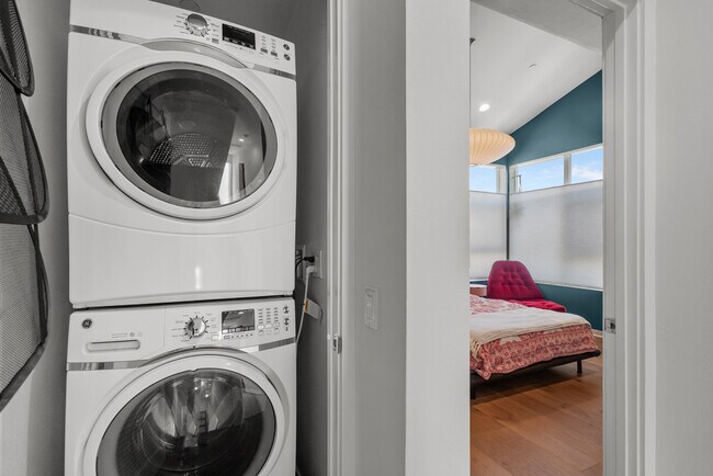 Laundry - 4831 Craner Ave