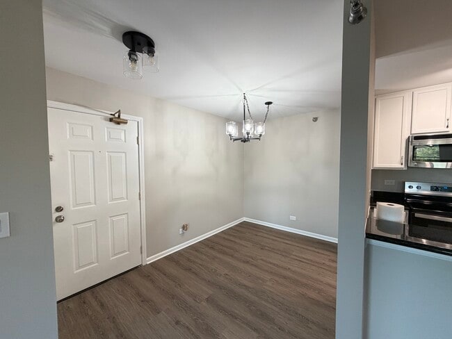 Building Photo - 127 Glengarry Dr