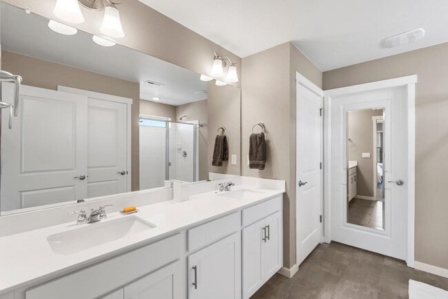 Building Photo - Beautiful New 4 Bed 3 Bath House in North ...