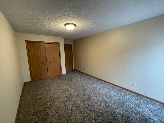 Building Photo - 3 Bedroom 3.5 Bath Townhouse