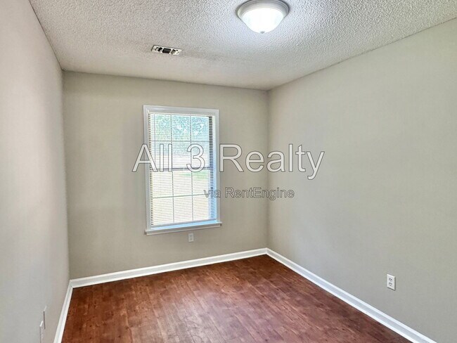Building Photo - 116 Hargis Dr