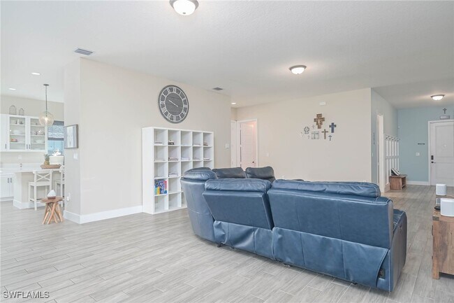 Building Photo - 5073 Rimini Ave