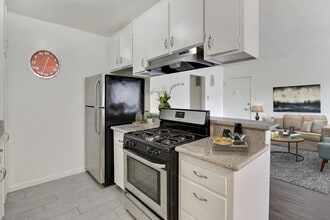 Building Photo - 3585 Centinela