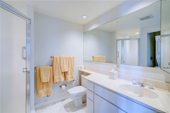 Building Photo - 221 NE Plantation Rd