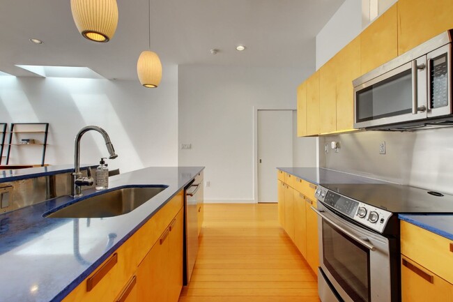 Building Photo - 508 E 53rd St