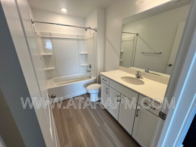Building Photo - 346 Grassland Dr