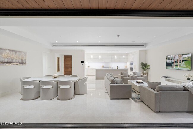 Building Photo - 6587 N Palmeraie Blvd